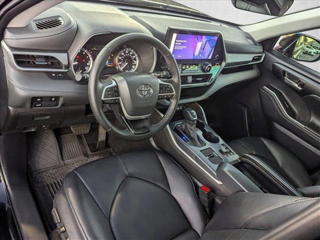 used 2024 Toyota Highlander car, priced at $39,289