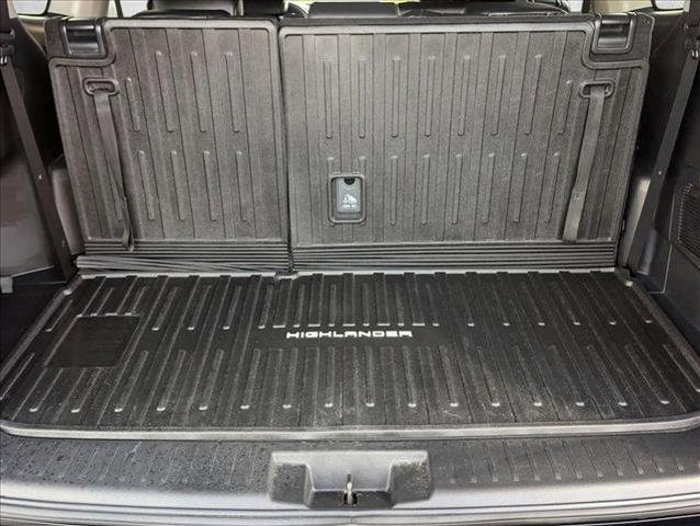 used 2024 Toyota Highlander car, priced at $39,289