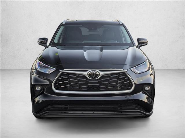 used 2024 Toyota Highlander car, priced at $39,289