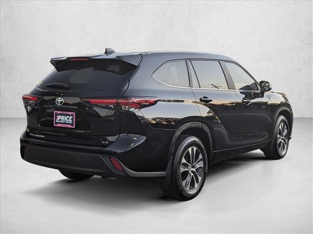 used 2024 Toyota Highlander car, priced at $39,289