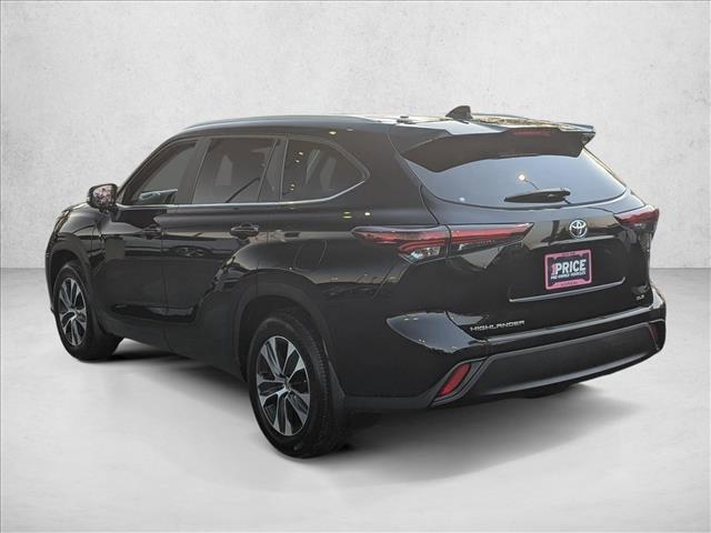 used 2024 Toyota Highlander car, priced at $39,289