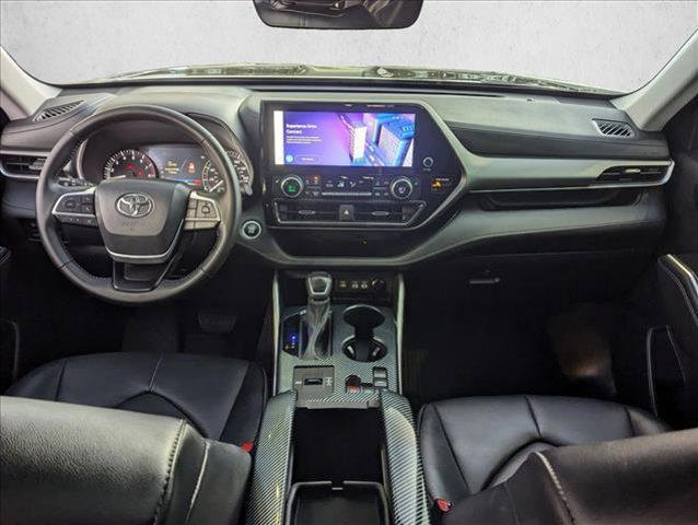 used 2024 Toyota Highlander car, priced at $39,289