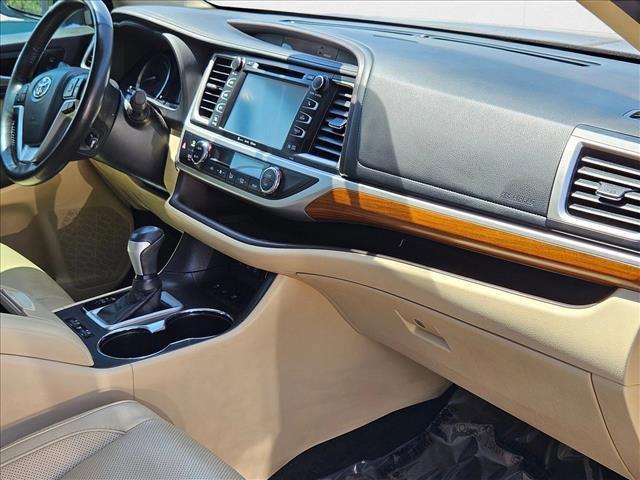 used 2018 Toyota Highlander Hybrid car, priced at $26,995