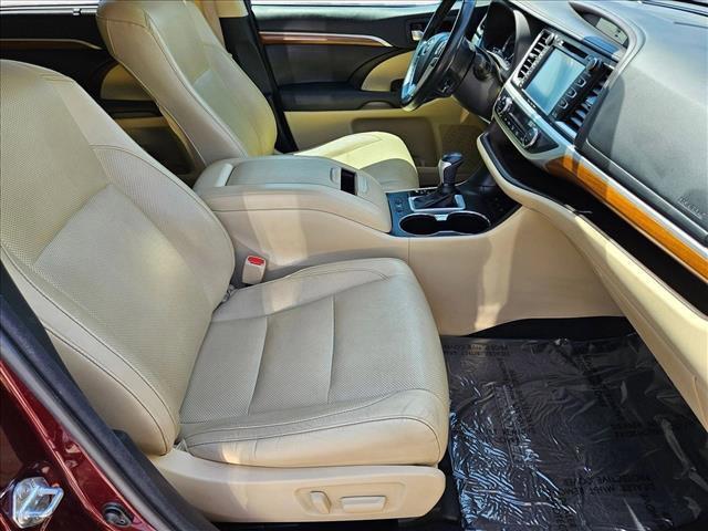 used 2018 Toyota Highlander Hybrid car, priced at $26,995