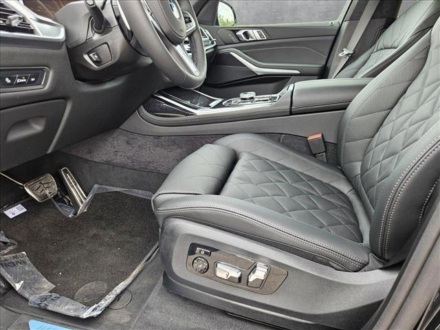 new 2025 BMW X7 car, priced at $94,400