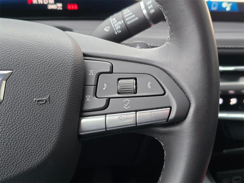 used 2025 Cadillac XT4 car, priced at $37,979