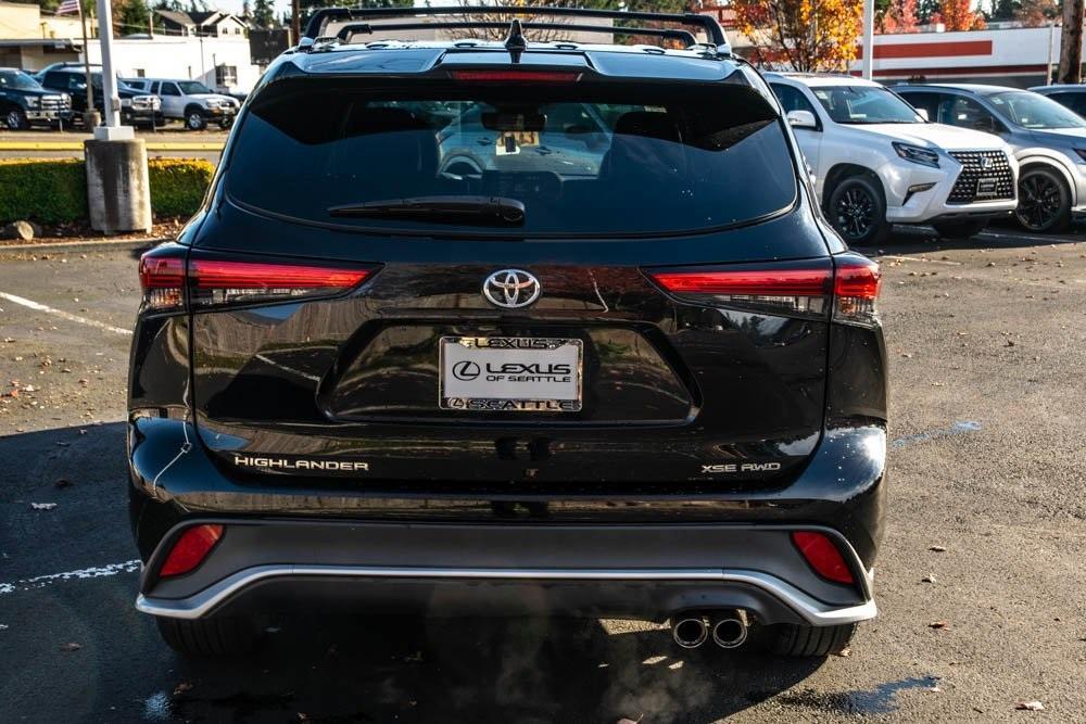 used 2022 Toyota Highlander car, priced at $40,862