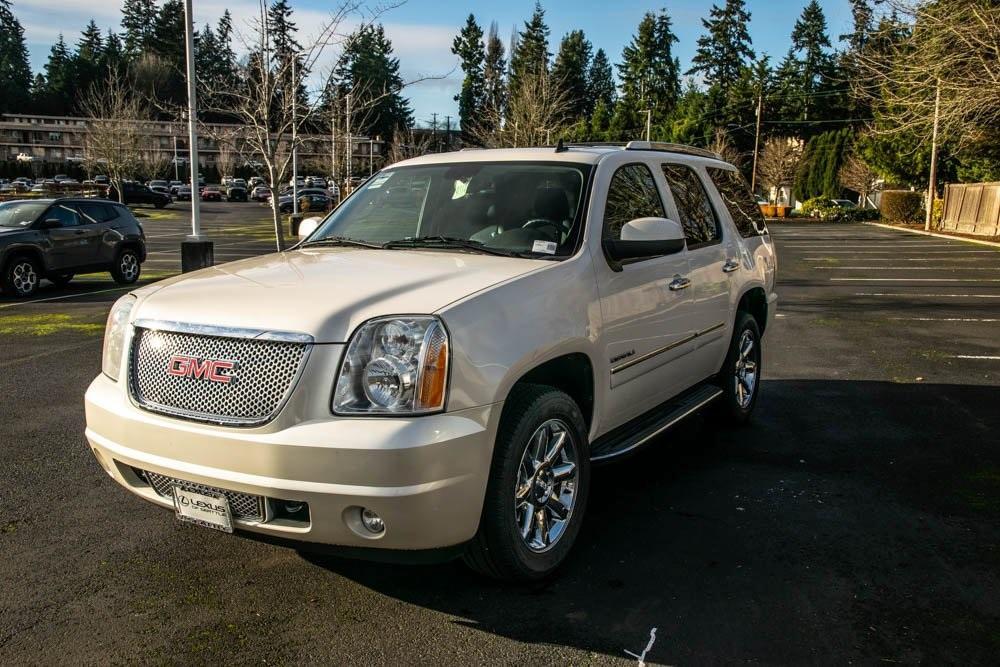 used 2013 GMC Yukon car, priced at $15,742