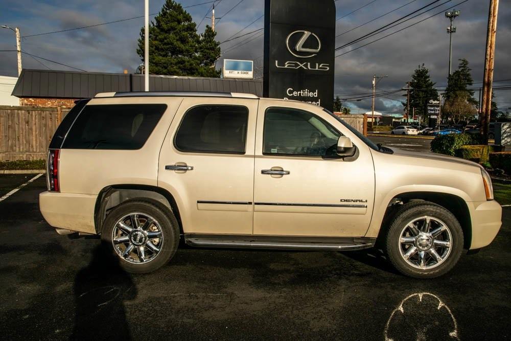 used 2013 GMC Yukon car, priced at $15,742