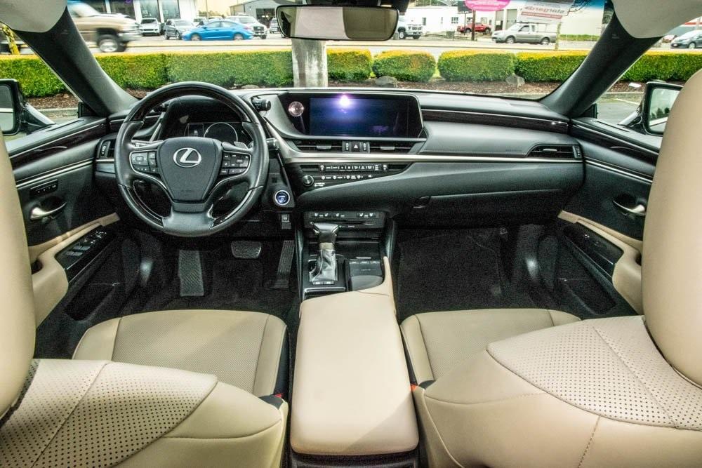 used 2020 Lexus ES 300h car, priced at $29,628