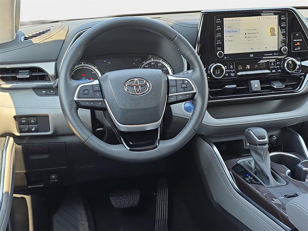used 2022 Toyota Highlander Hybrid car, priced at $43,442