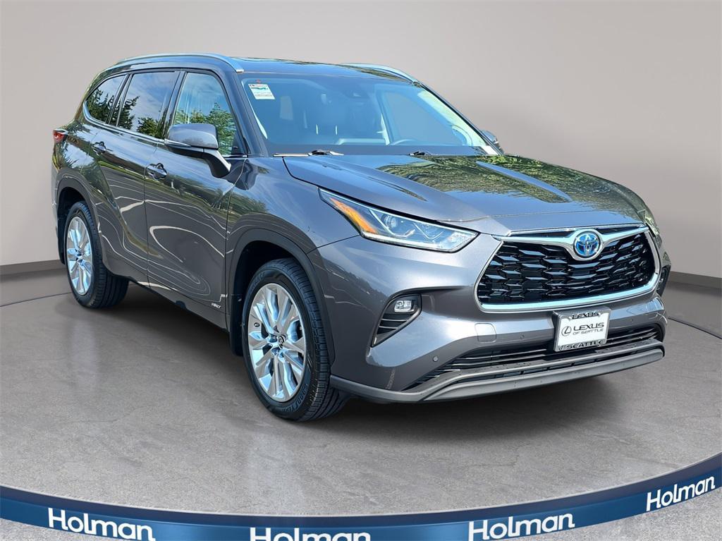 used 2022 Toyota Highlander Hybrid car, priced at $43,442