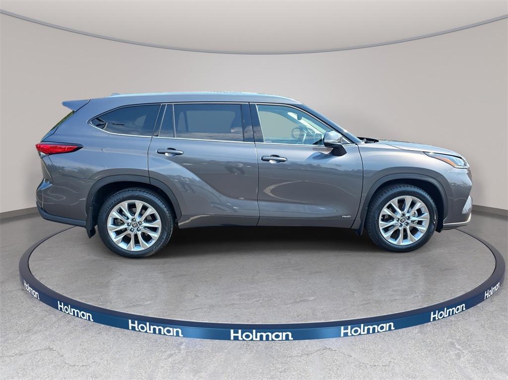 used 2022 Toyota Highlander Hybrid car, priced at $43,442