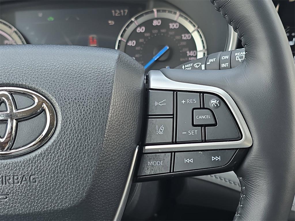 used 2022 Toyota Highlander Hybrid car, priced at $43,442