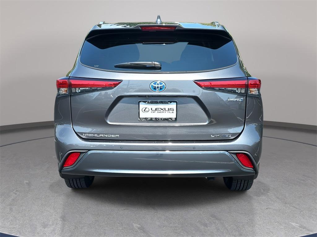 used 2022 Toyota Highlander Hybrid car, priced at $43,442
