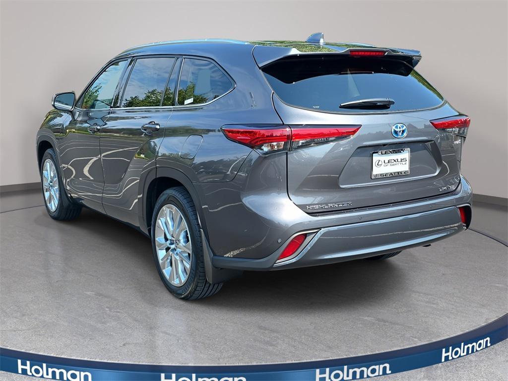 used 2022 Toyota Highlander Hybrid car, priced at $43,442