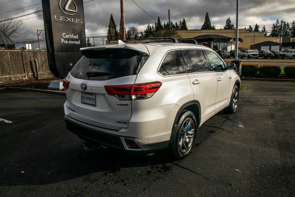 used 2017 Toyota Highlander Hybrid car, priced at $27,993