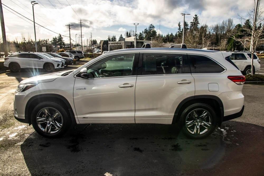 used 2017 Toyota Highlander Hybrid car, priced at $27,993