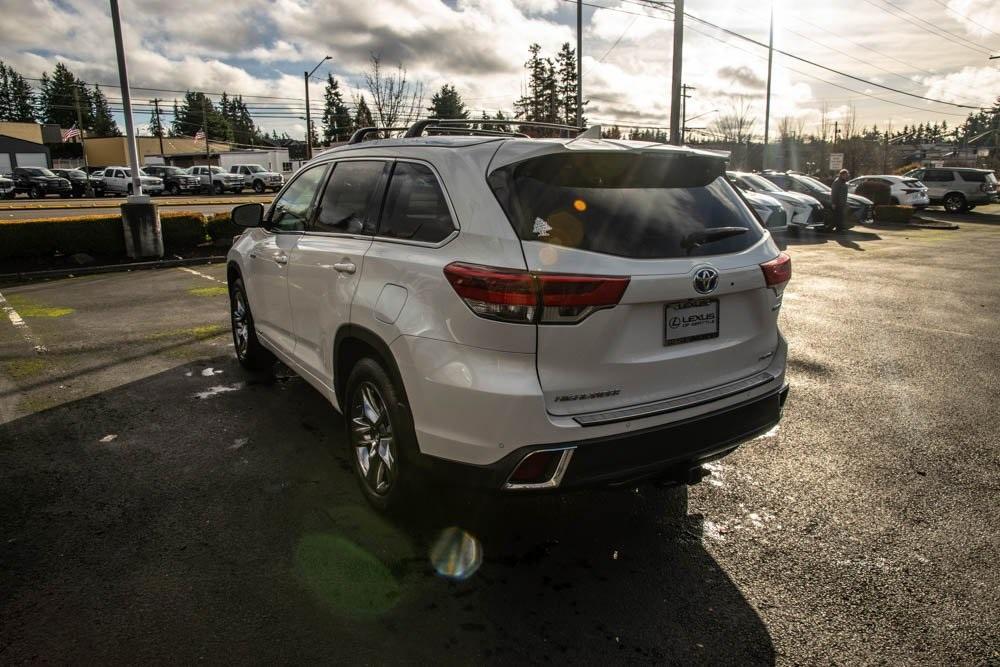 used 2017 Toyota Highlander Hybrid car, priced at $27,993