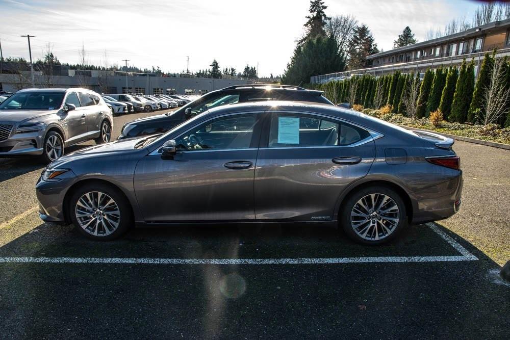 used 2021 Lexus ES 300h car, priced at $32,356