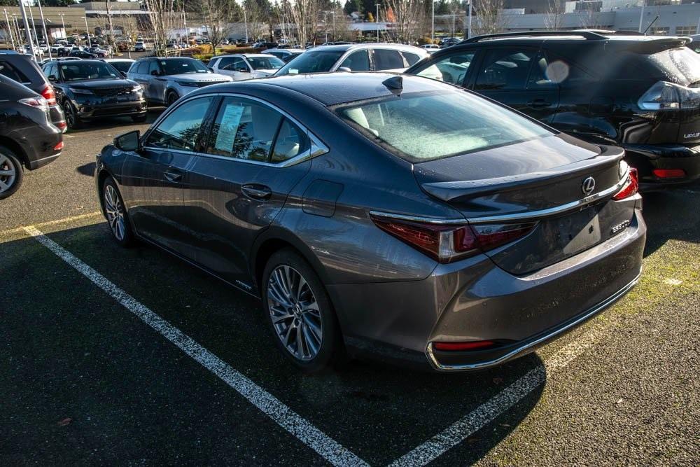 used 2021 Lexus ES 300h car, priced at $32,356