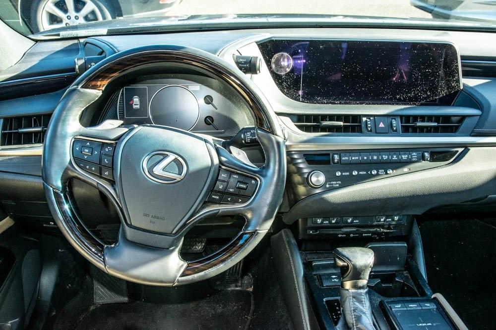 used 2021 Lexus ES 300h car, priced at $32,356