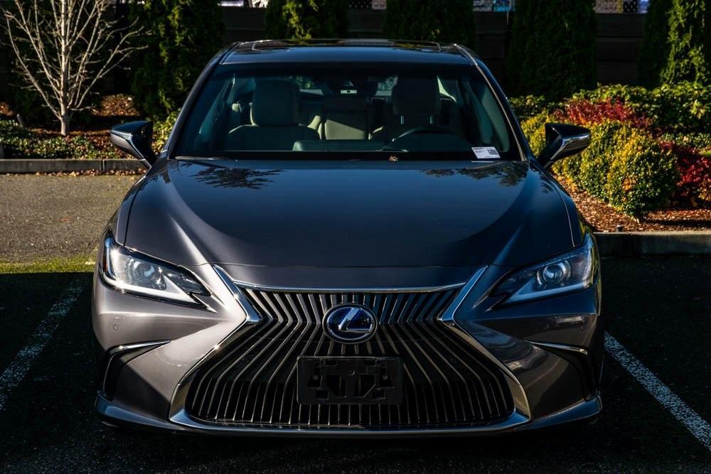 used 2021 Lexus ES 300h car, priced at $32,356