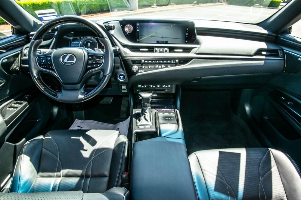 used 2021 Lexus ES 300h car, priced at $34,992