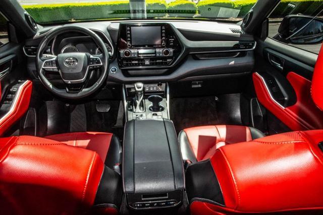 used 2022 Toyota Highlander car, priced at $40,220