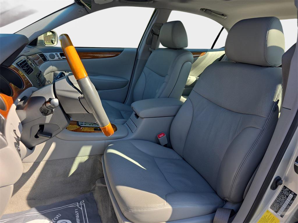 used 2005 Lexus ES 330 car, priced at $11,400