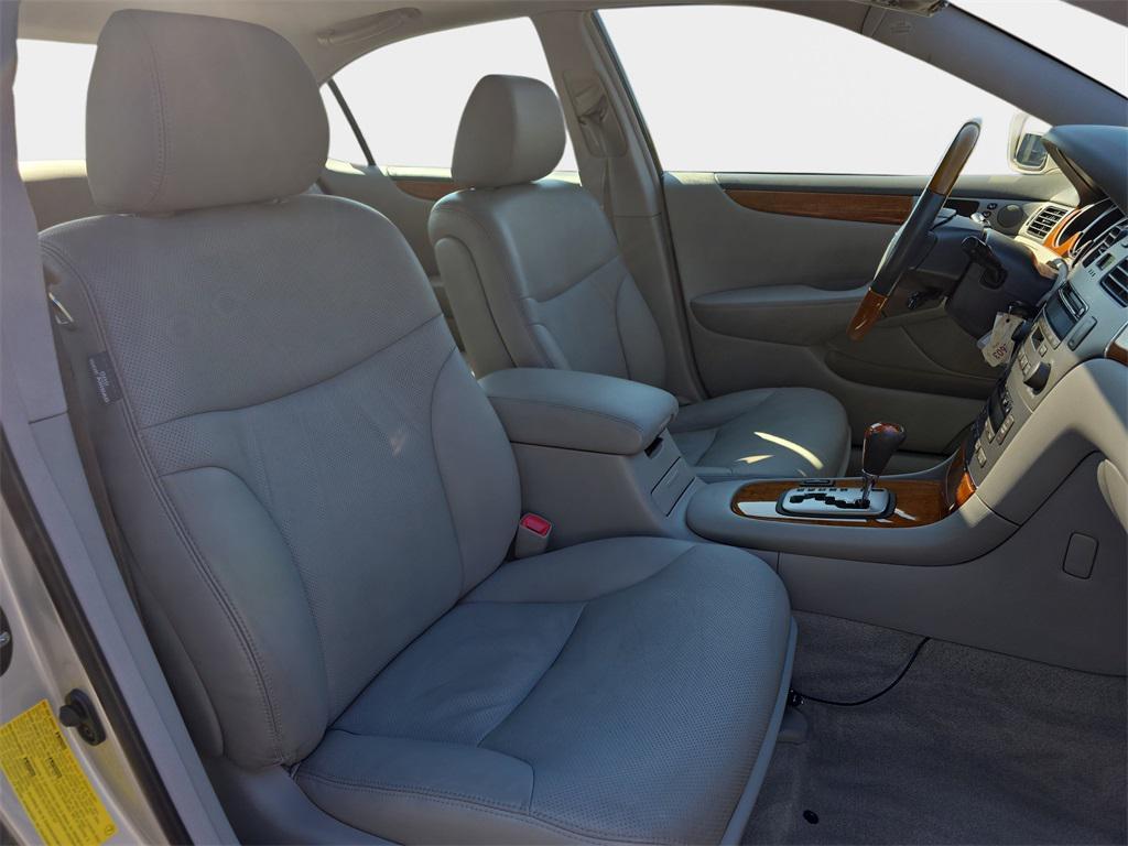 used 2005 Lexus ES 330 car, priced at $11,400