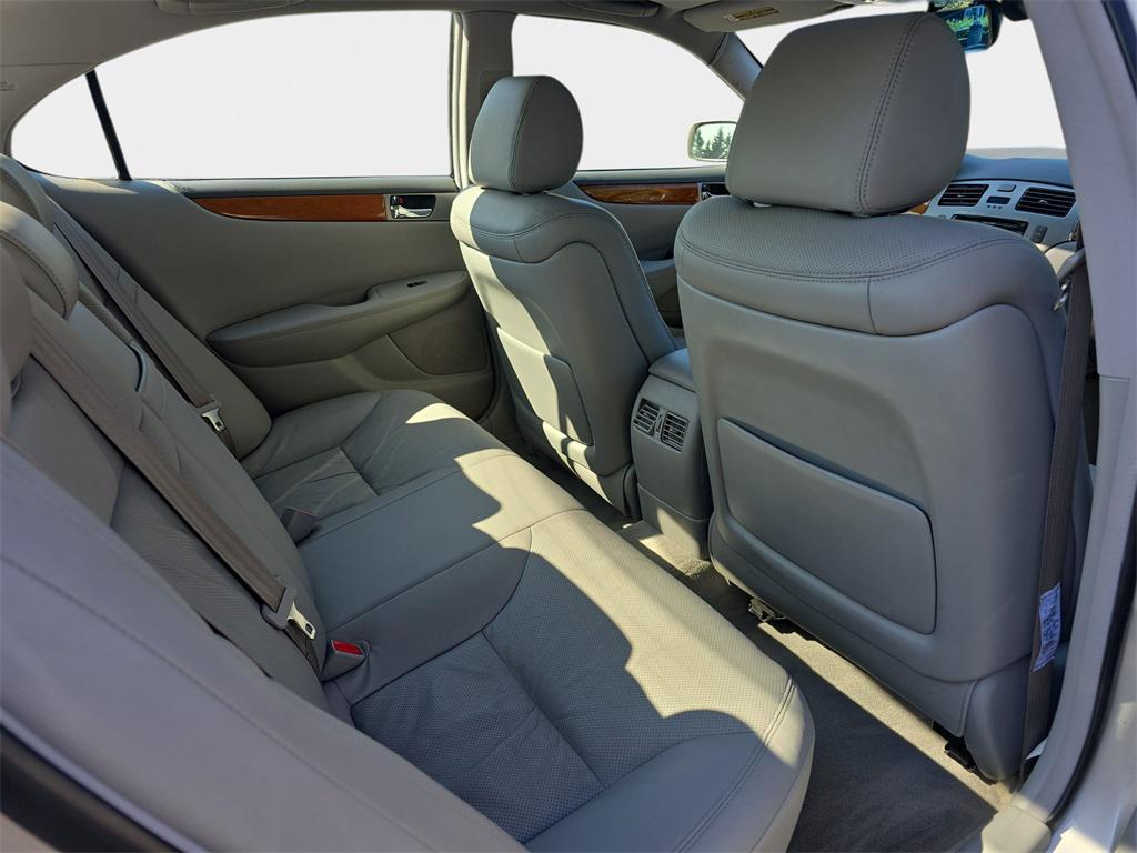 used 2005 Lexus ES 330 car, priced at $11,400