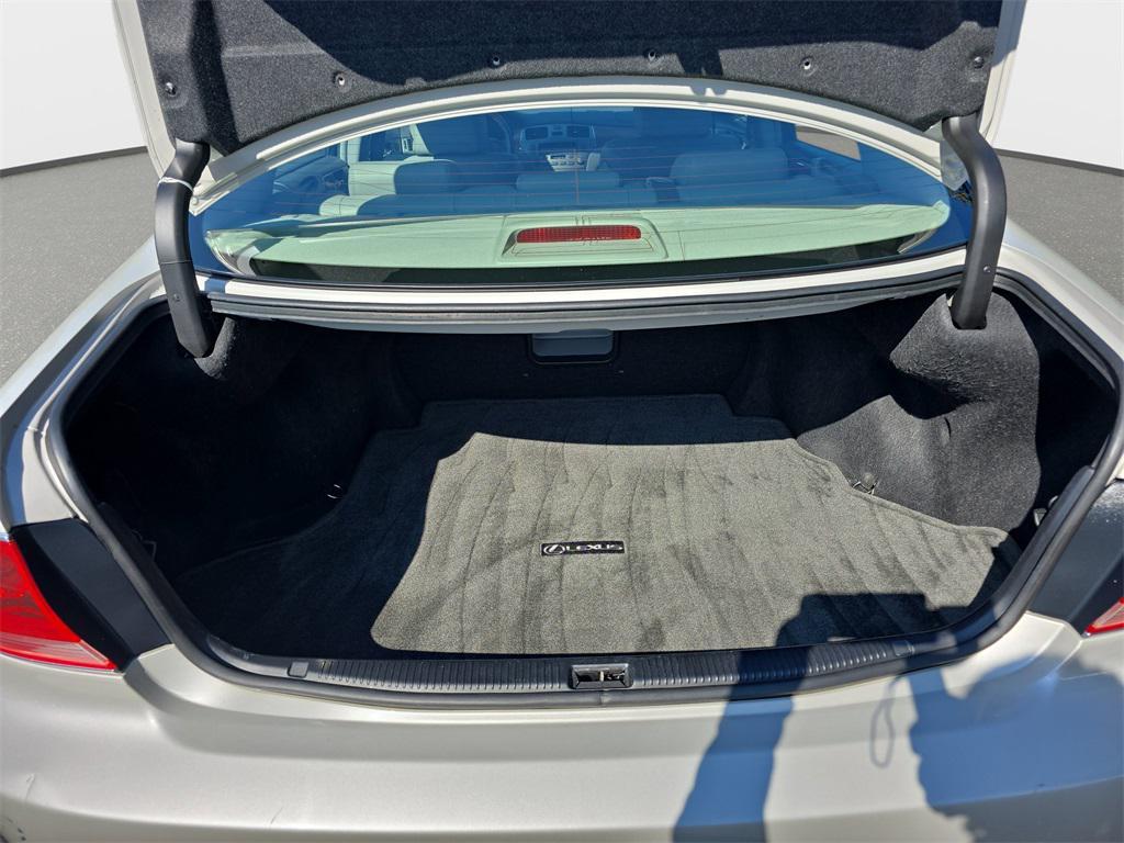 used 2005 Lexus ES 330 car, priced at $11,400