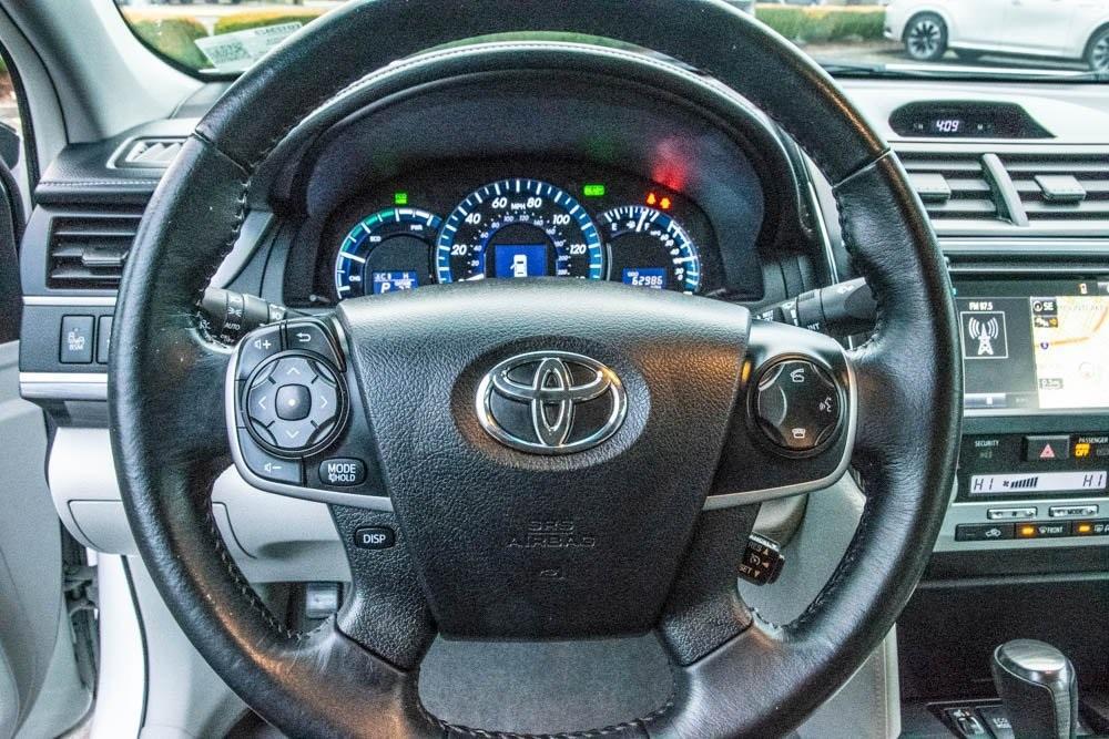 used 2014 Toyota Camry Hybrid car, priced at $16,892