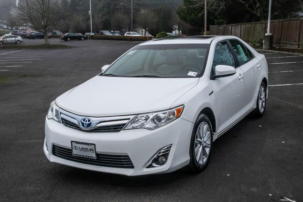 used 2014 Toyota Camry Hybrid car, priced at $16,892