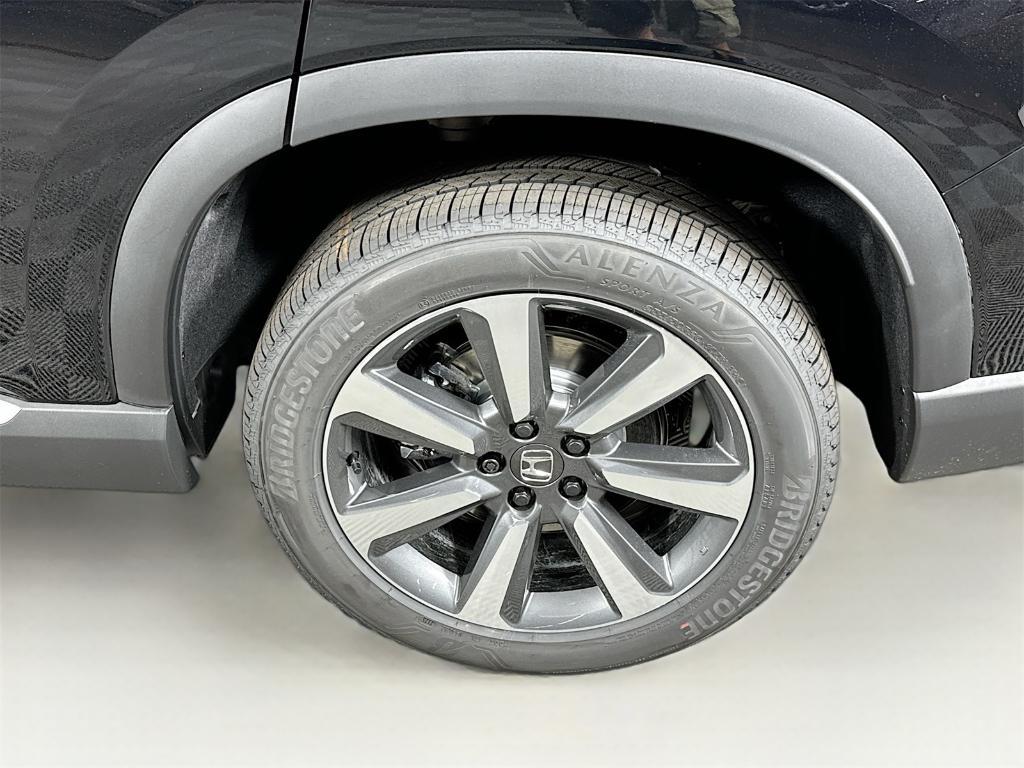 new 2025 Honda Pilot car, priced at $54,530