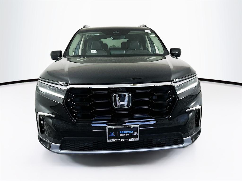 new 2025 Honda Pilot car, priced at $54,530
