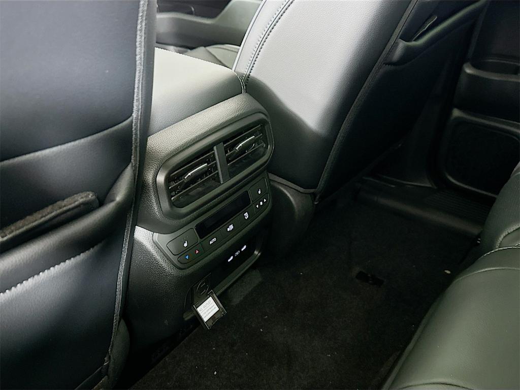 new 2025 Honda Pilot car, priced at $54,530