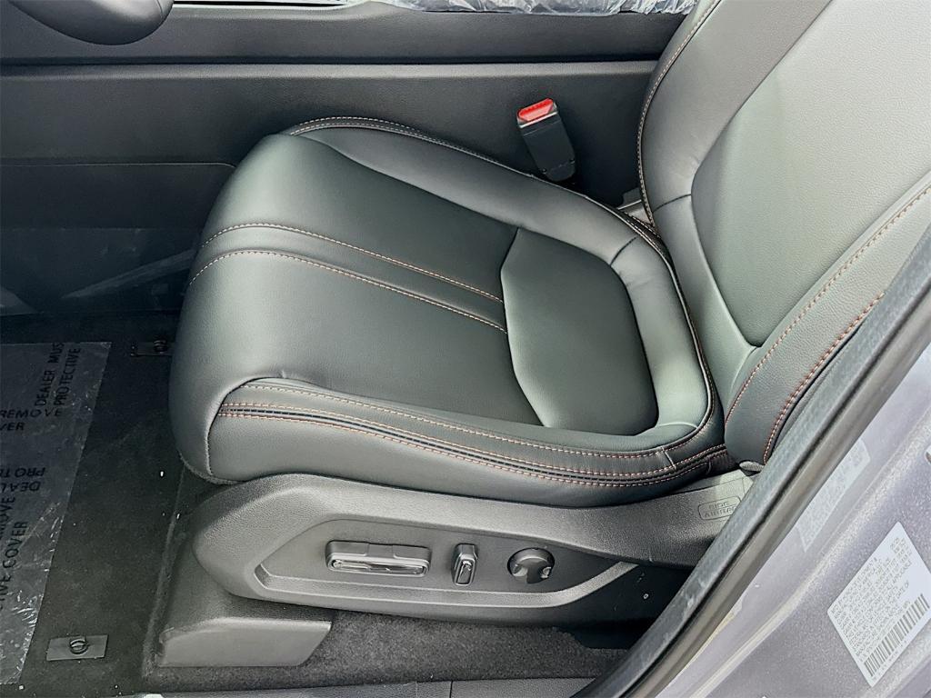 new 2025 Honda Pilot car, priced at $50,850