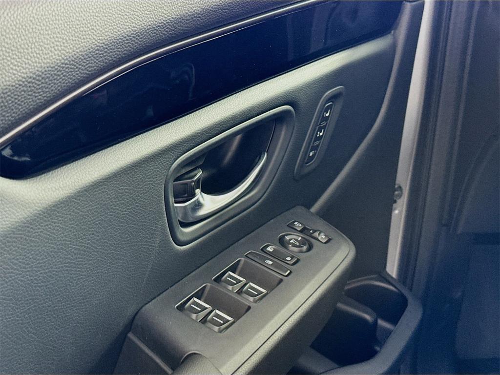 new 2025 Honda Pilot car, priced at $50,850