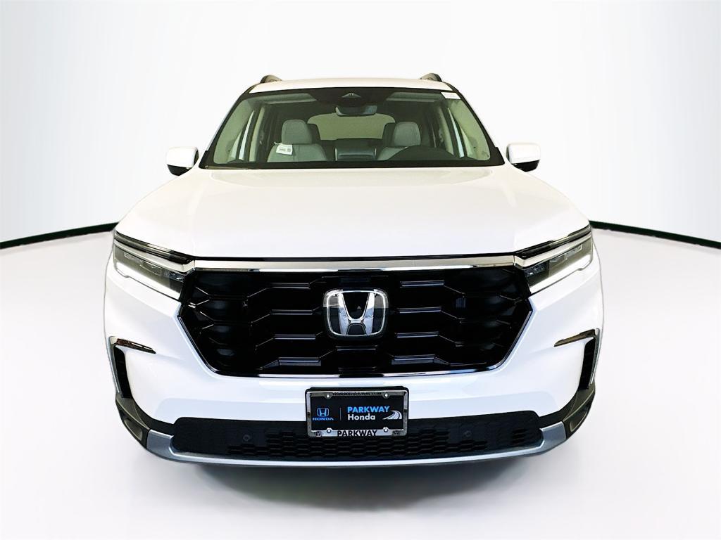 new 2025 Honda Pilot car, priced at $51,505