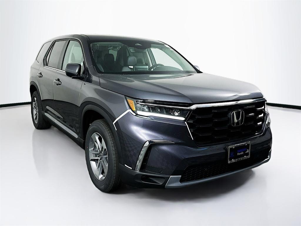 new 2025 Honda Pilot car, priced at $46,995