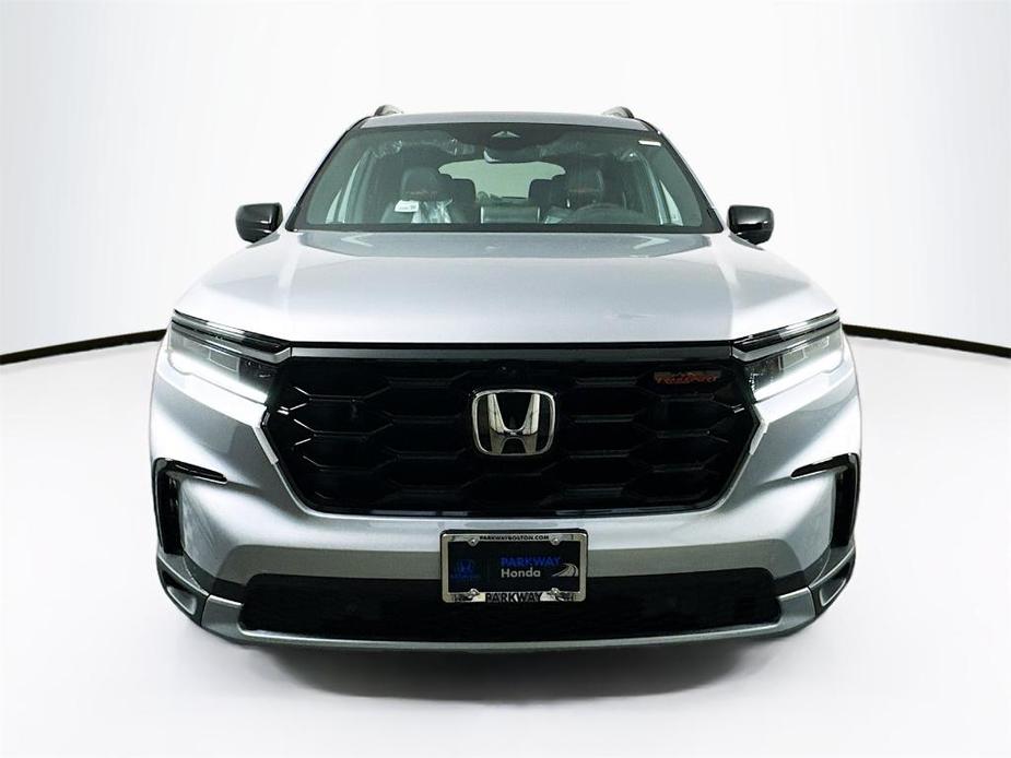 new 2025 Honda Pilot car, priced at $50,795