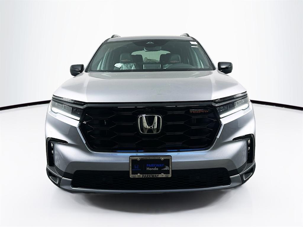 new 2025 Honda Pilot car, priced at $50,850