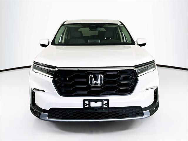 new 2025 Honda Pilot car, priced at $46,695