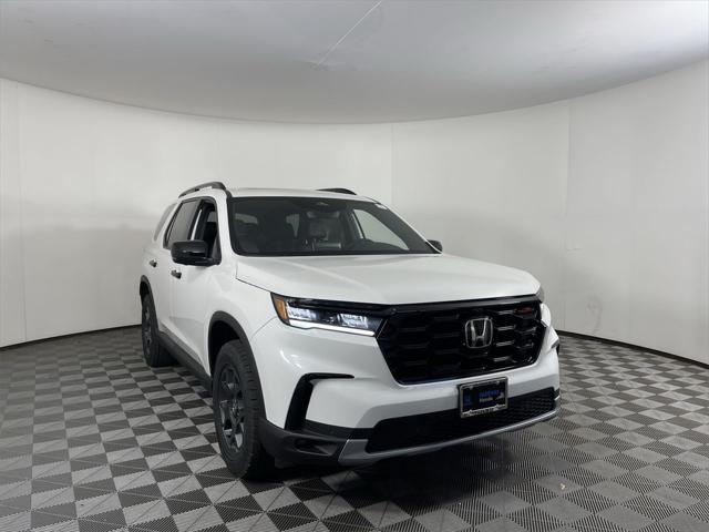 new 2025 Honda Pilot car, priced at $50,950