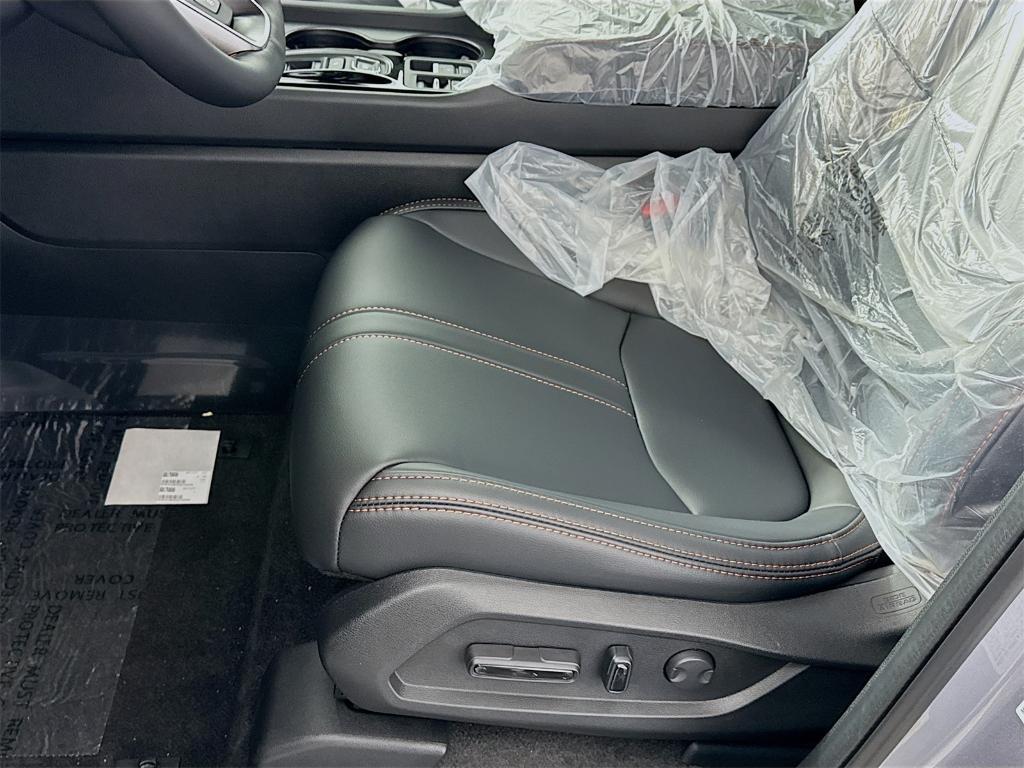new 2025 Honda Pilot car, priced at $50,895