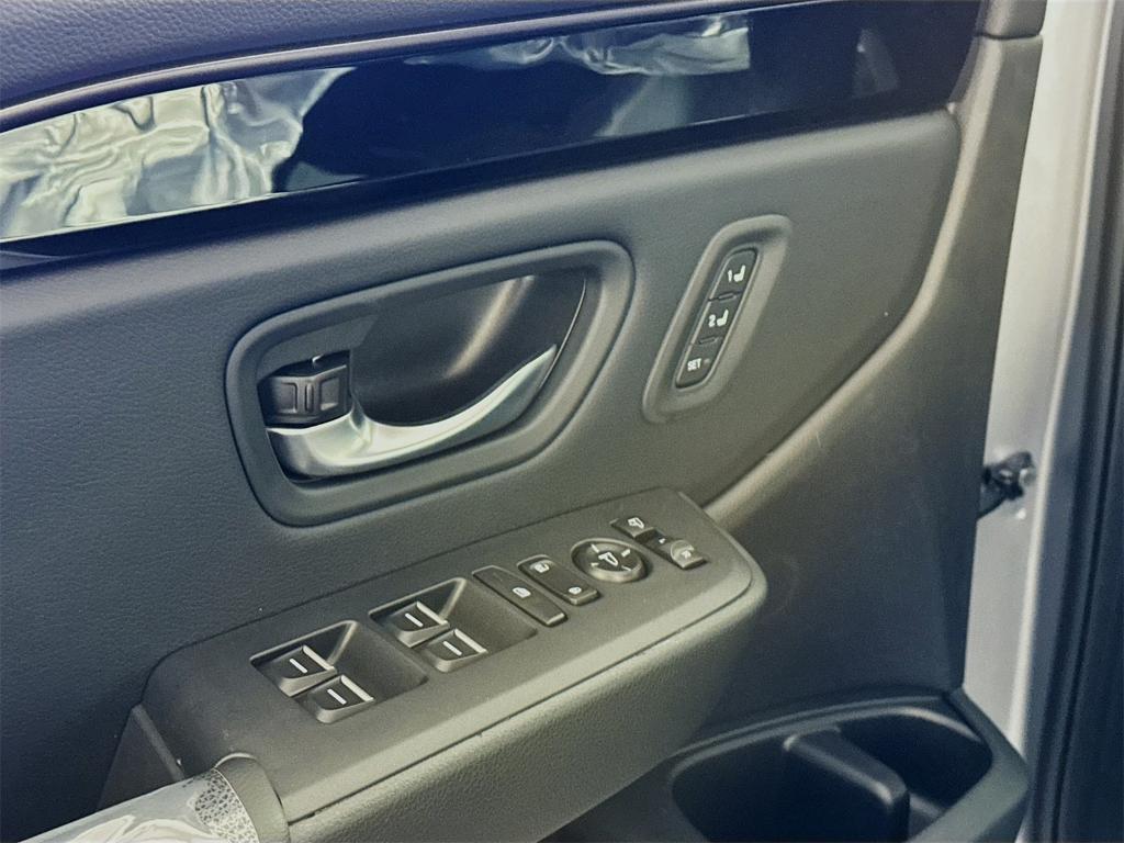 new 2025 Honda Pilot car, priced at $50,895