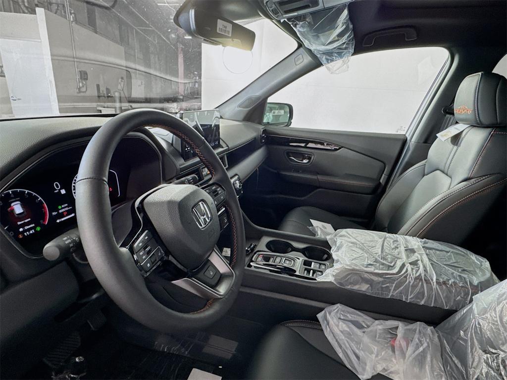 new 2025 Honda Pilot car, priced at $50,895
