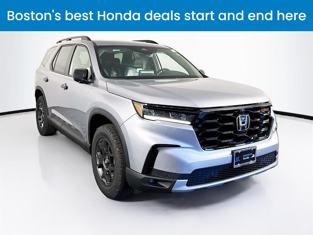 new 2025 Honda Pilot car, priced at $50,895